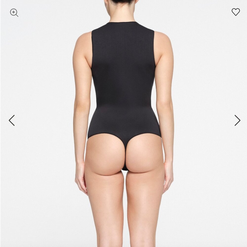 Skims - ESSENTIAL CREW NECK SLEEVELESS BODYSUIT - Picture 3 of 7
